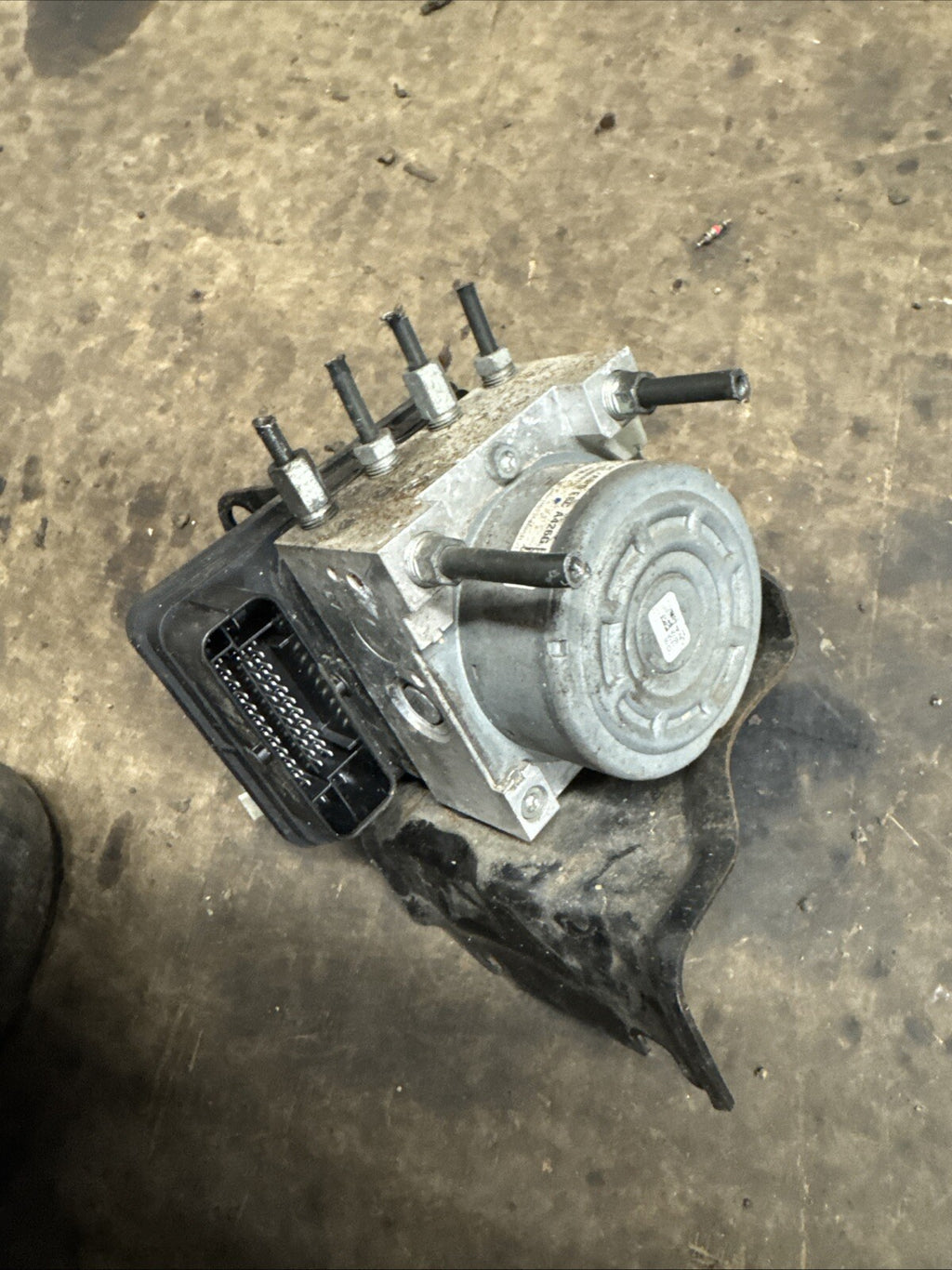 MAZDA CX5 ABS PUMP CONTROL MODULE 2.2 DIESEL K011437A0B