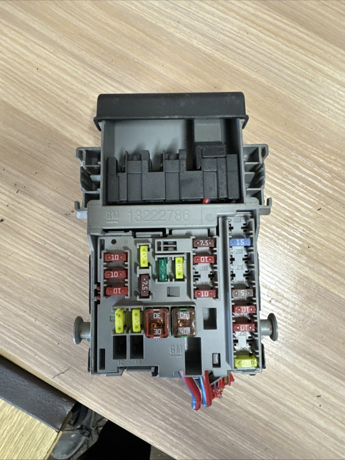 VAUXHALL ASTRA J MK6  ZAFIRA INSIGNIA INTERIOR FUSE BOX 13222786