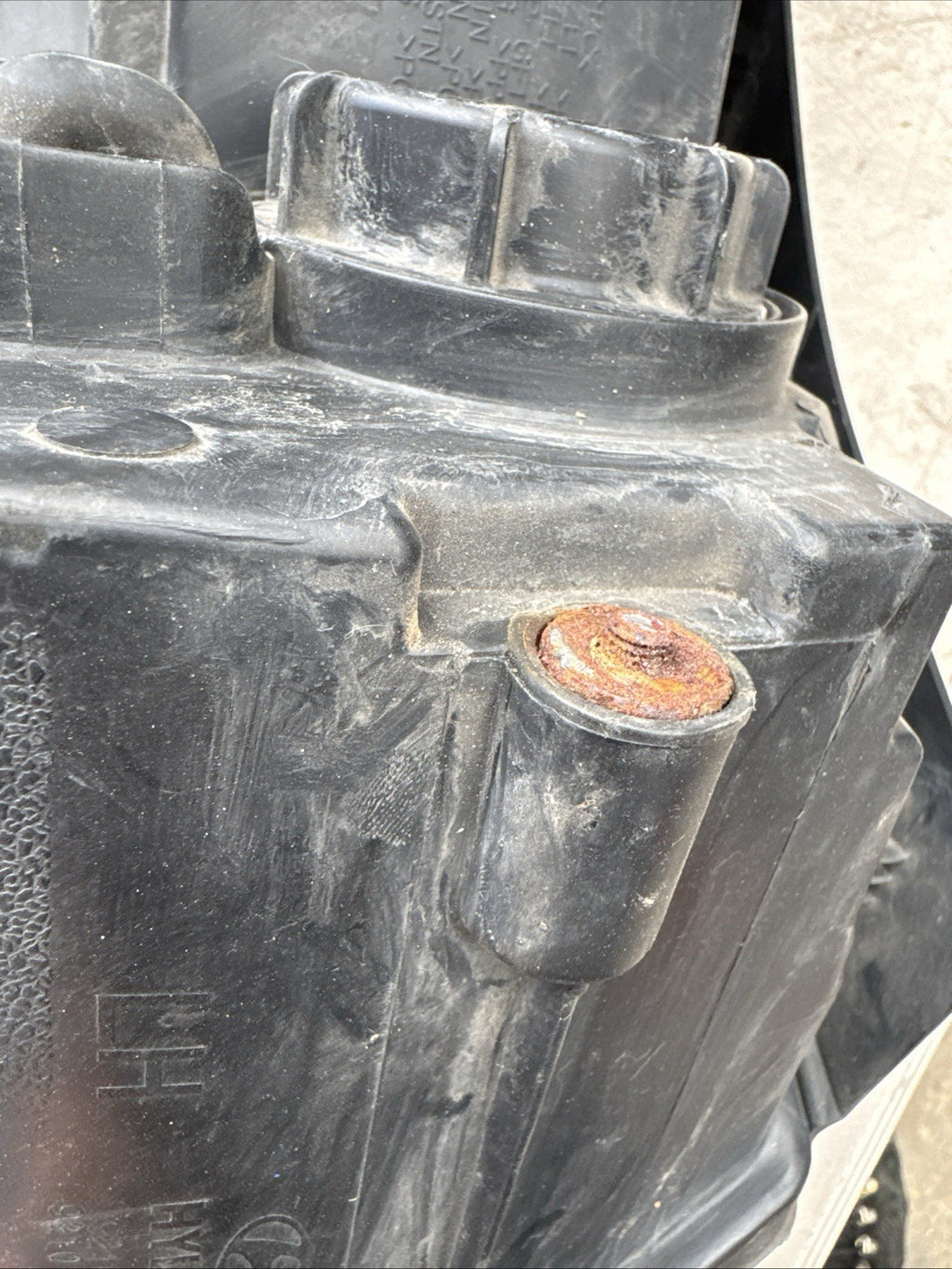 HYUNDAI SANTA FE MK2 09-12 HEADLIGHT HEADLAMP LEFT SIDE N/S 921012B025