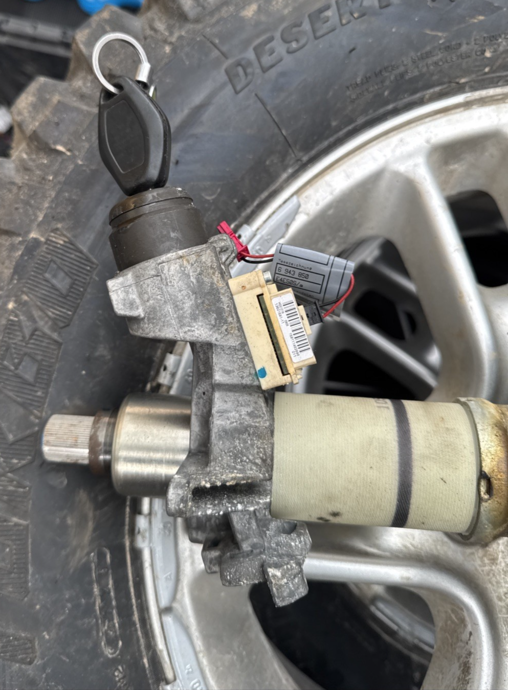 BMW  E64  6 Series STEERING COLUMN ELECTRIC ADJUSTABLE / 6770707