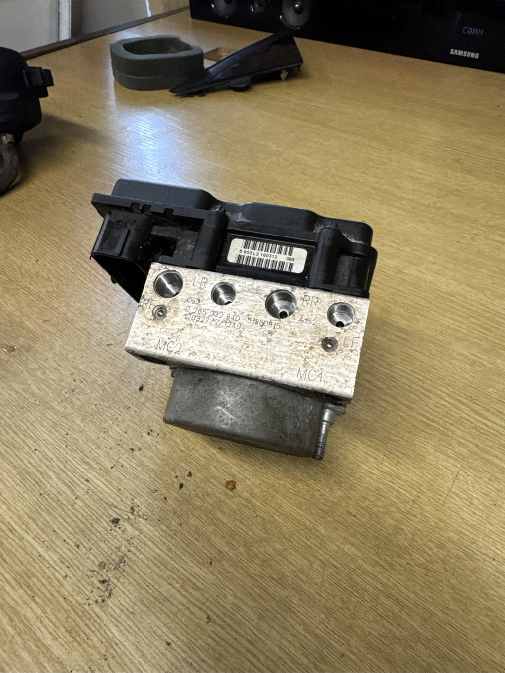 FIAT 500  ABS PUMP/Modulator/Control UNIT 51880815