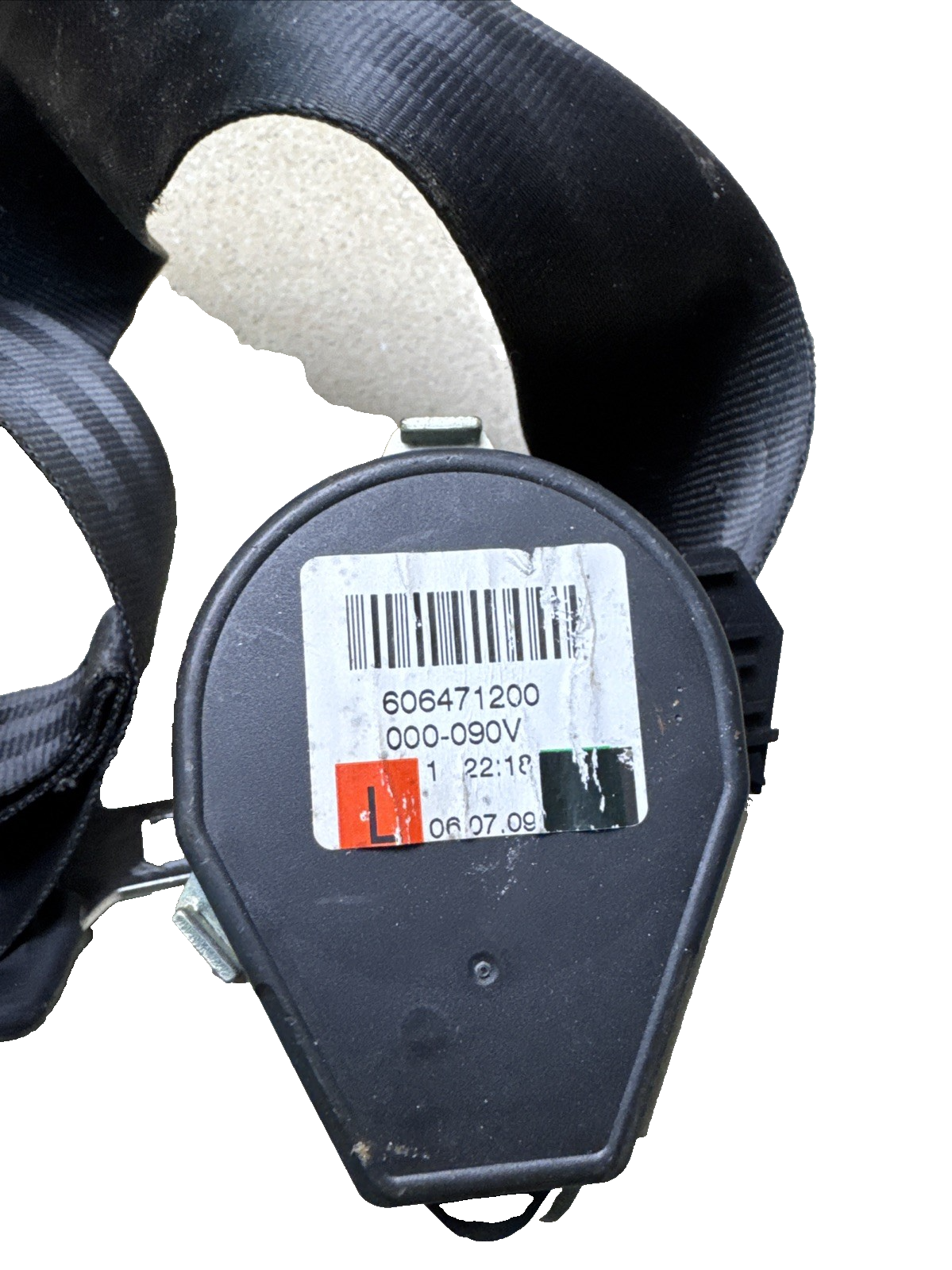 VW VOLKSWAGEN GOLF MK5 PASSENGER SIDE REAR SEAT BELT 606471200 GENUINE