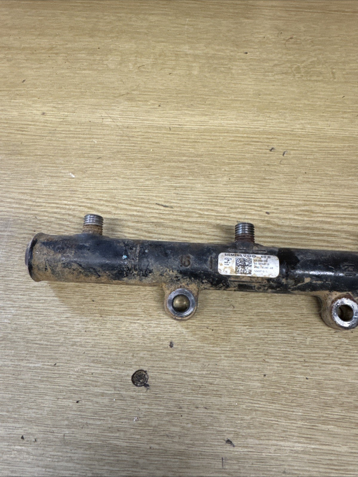 Land Rover Range Rover Sports 2.7 V6 Fuel Rail Left Side 4R8Q-9D280-AB 2005