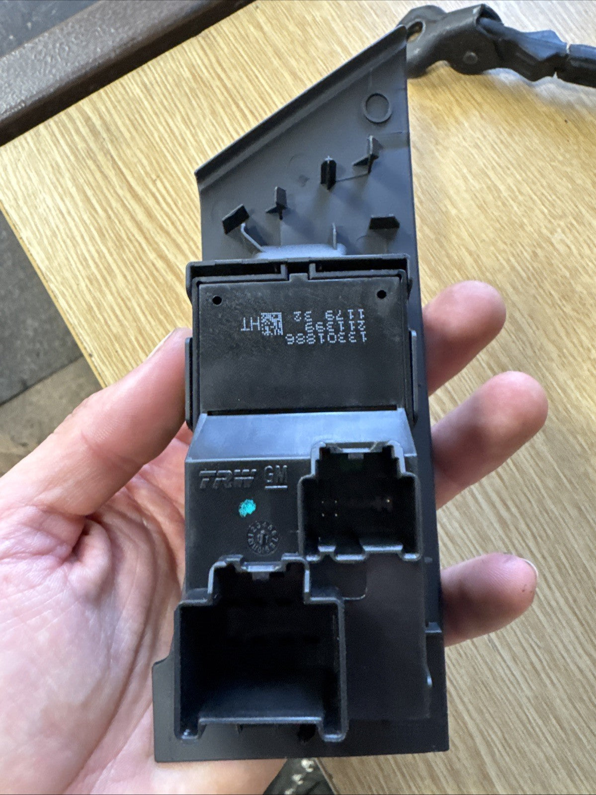 VAUXHALL ASTRA J WINDOW SWITCH 13301886 5DR NSF LH PASSENGER FRONT LEFT 12-15