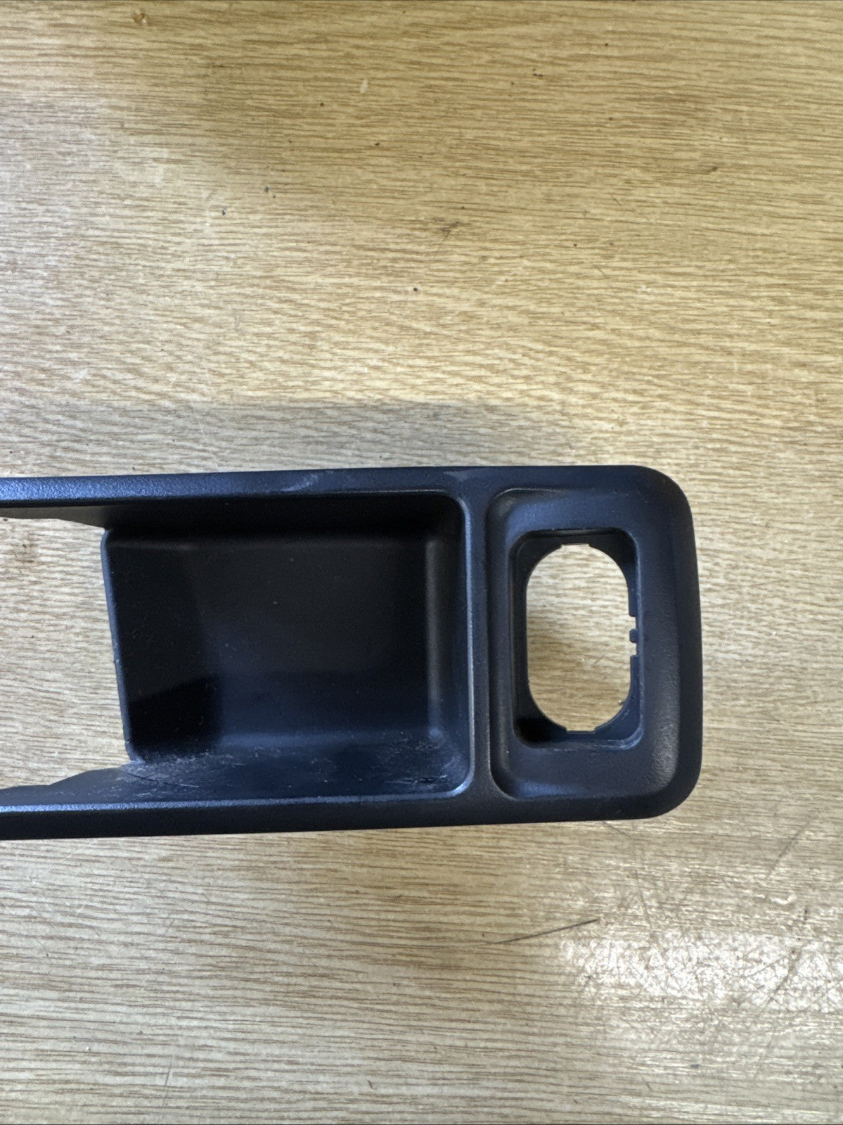 FORD FOCUS MK2 05-11 C-MAX PASSENGER NS INNER DOOR HANDLE SURROUND 3M51226A37ADW
