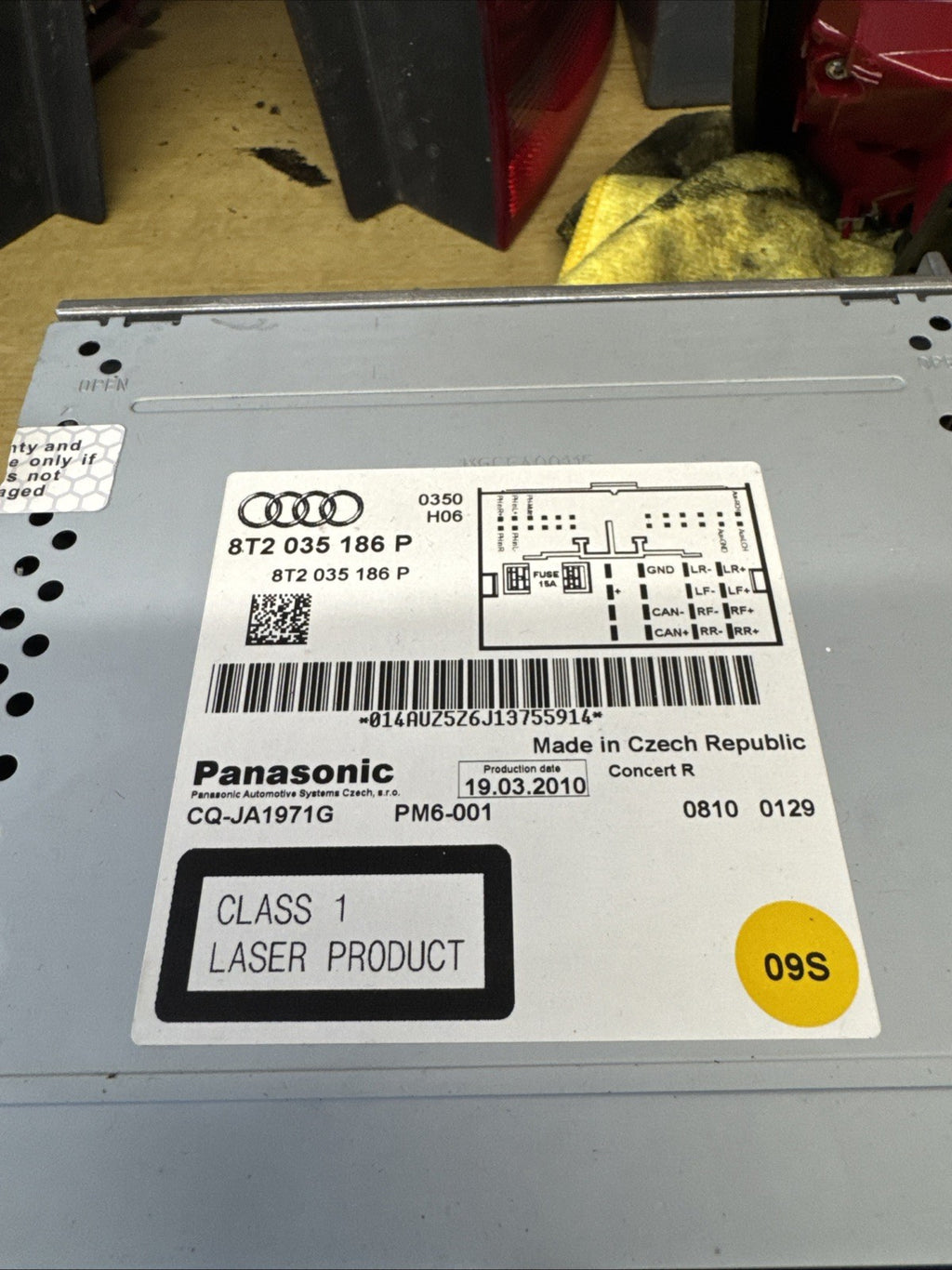 AUDI A4 B8 8K (2008 > 2015) RADIO CD/ STEREO HEAD UNIT (NO CODE) 8T2035186P