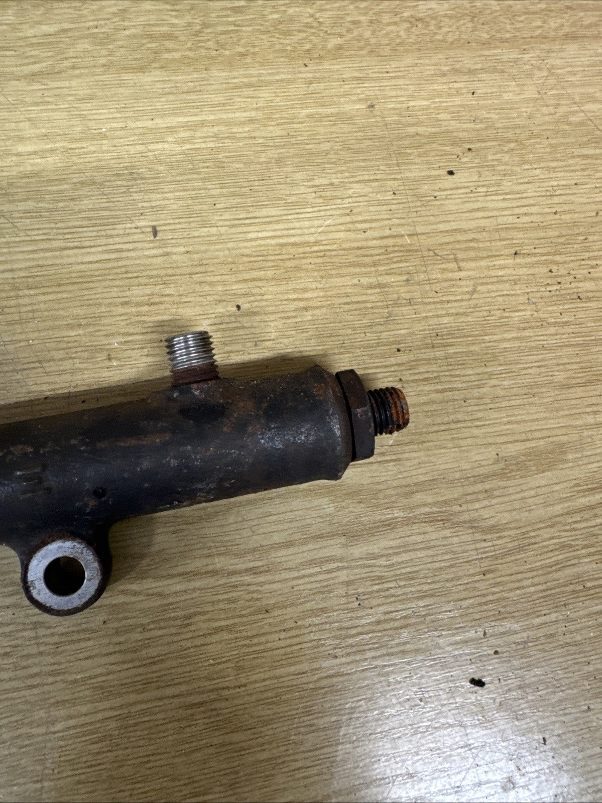 2008-2011 Jaguar XF X250 2.7 TD V6  Fuel Injector Rail A2C20001330