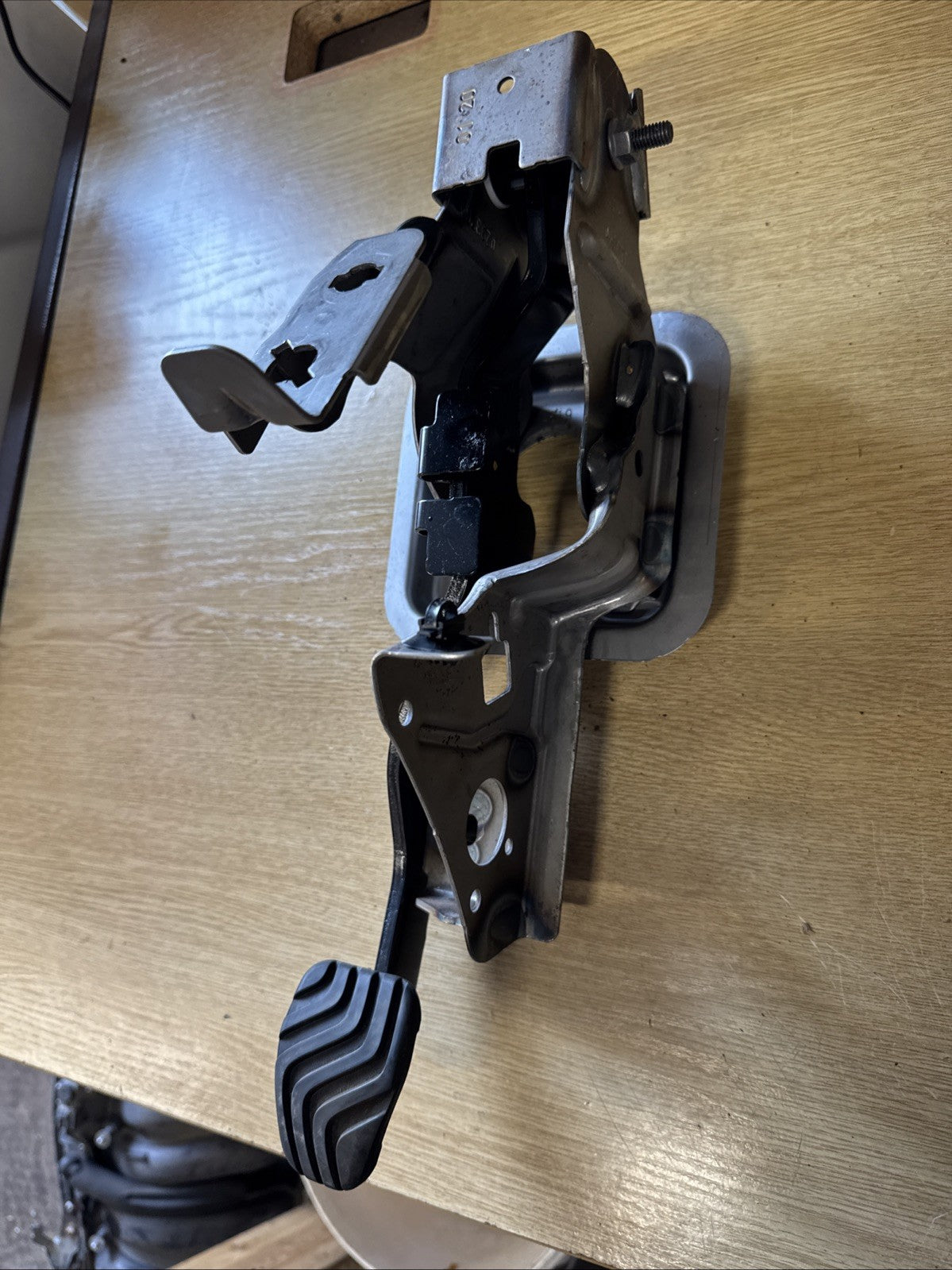 RENAULT CLIO BRAKE PEDAL 2023 1.0 PETROL MANUAL 465012309R