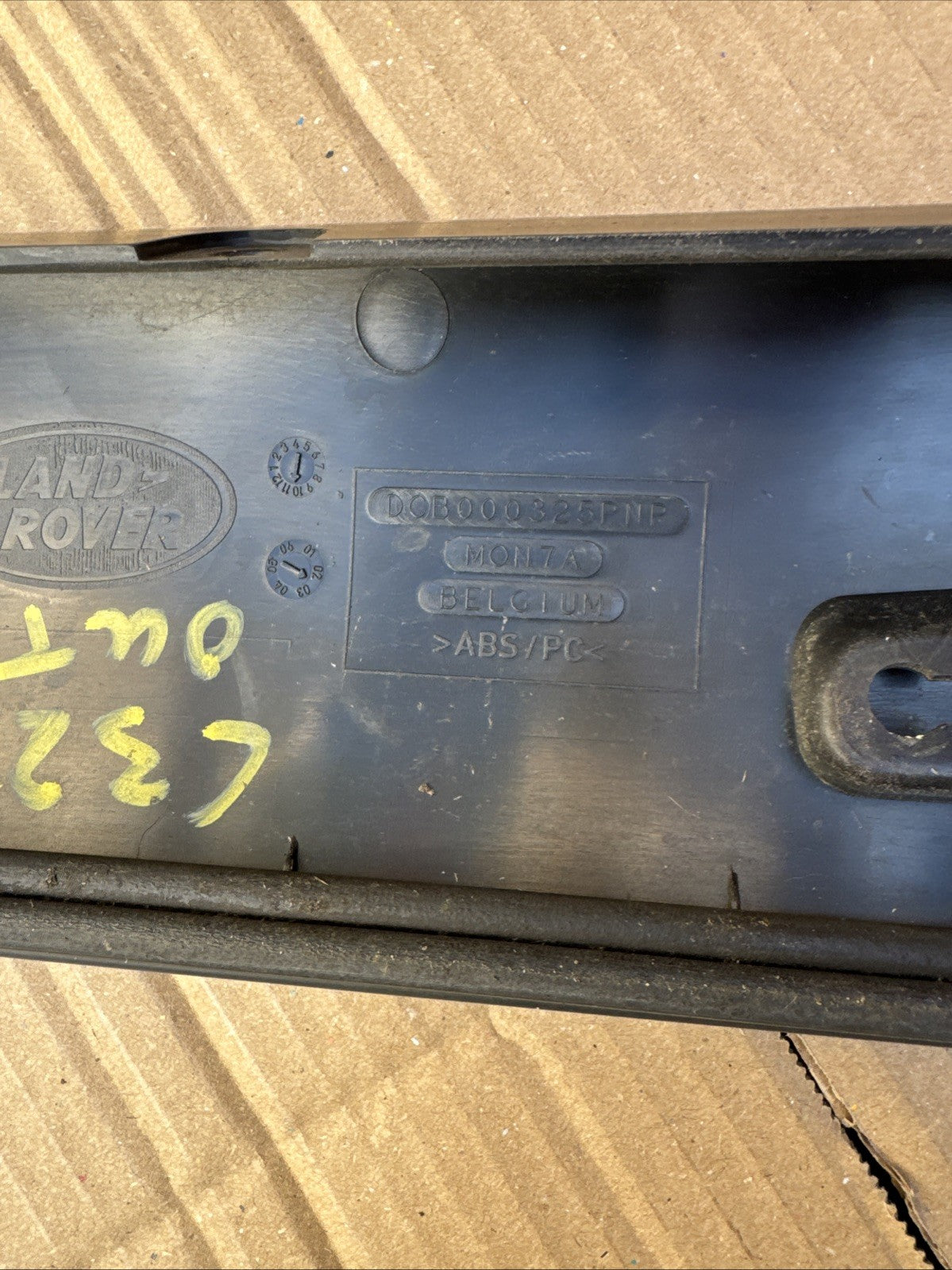 Range Rover Vogue V8 L322 2004 FRONT PILLAR TRIM RIGHT SIDE DCB000325PNP PART