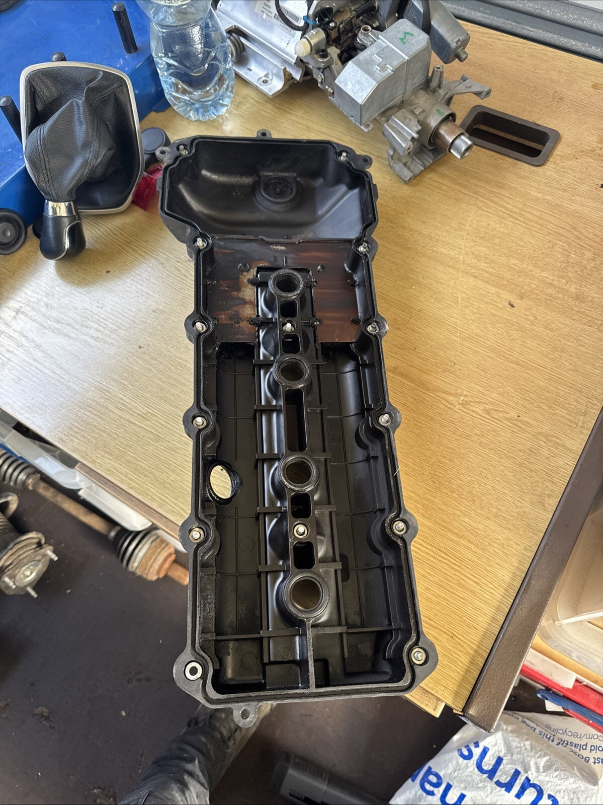 Land Rover Range Rover Sport valve cover 2w93-6p051-fa genuine 4.2 v8