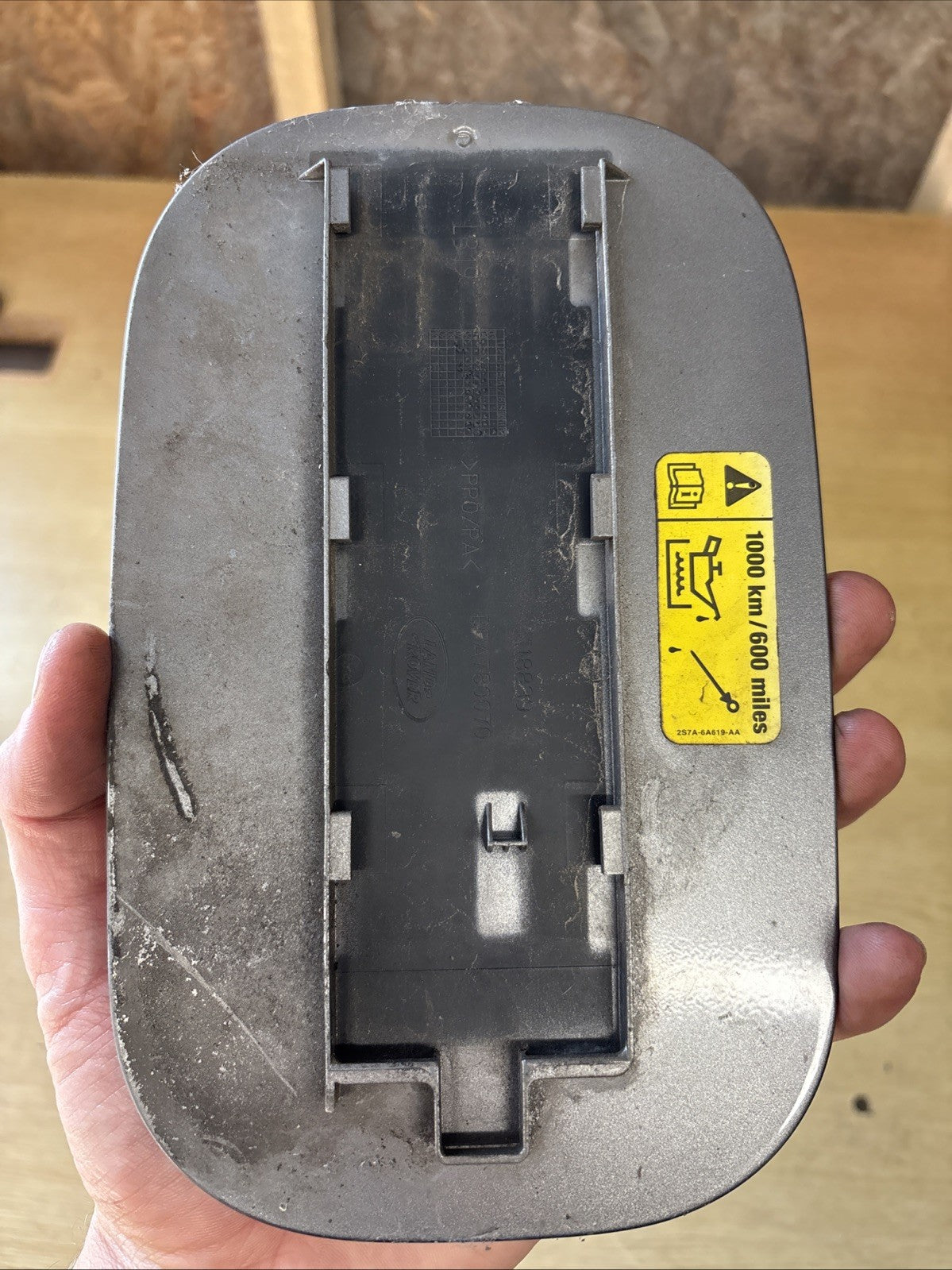 LAND ROVER DISCOVERY 3 FUEL FLAP FUEL DOOR SILVER