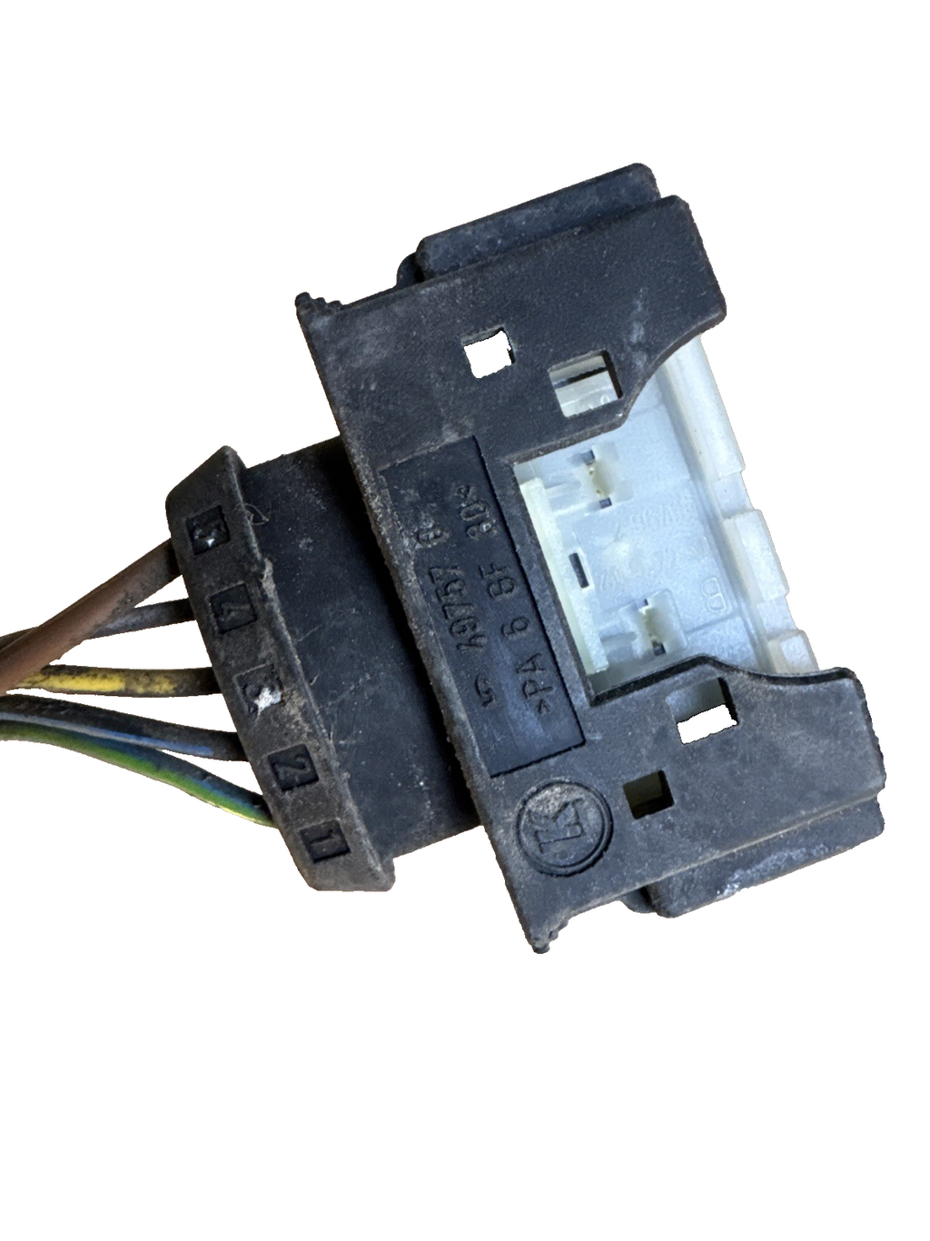 Range Rover L322 3.6 TDV8 left rear brake light lamp cluster lens connector plug