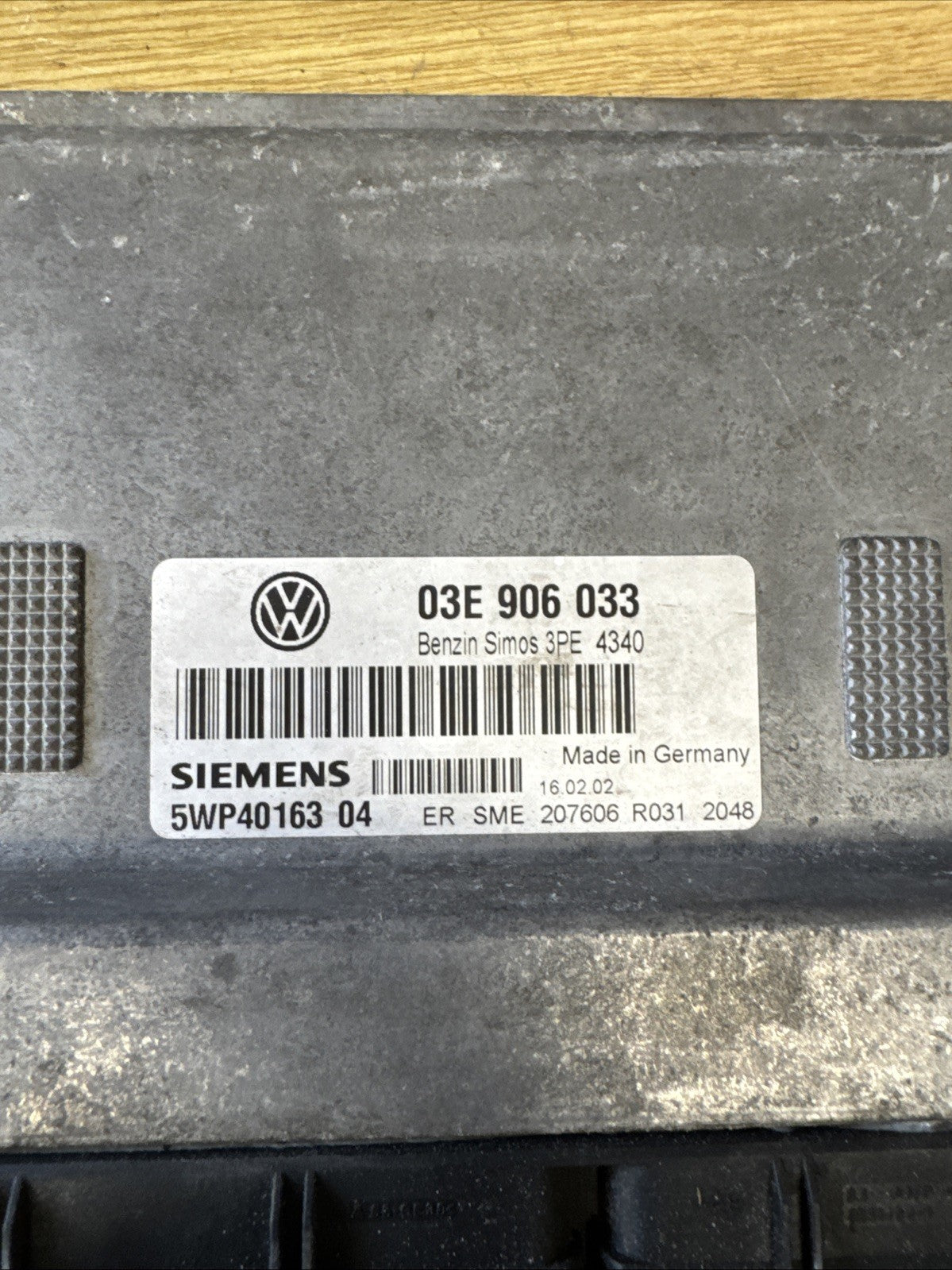 VOLKSWAGEN POLO 2003 1.2 PETROL MK4 3DR ENGINE CONTROL UNIT ECU 03E906033L