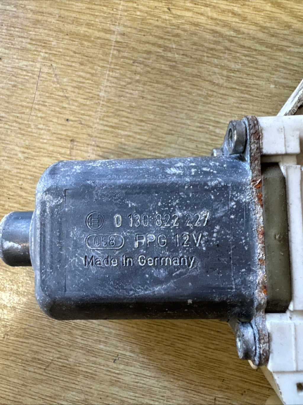 BMW 3 Series E90 LCI 09-12 Drivers Window Motor  0130822227