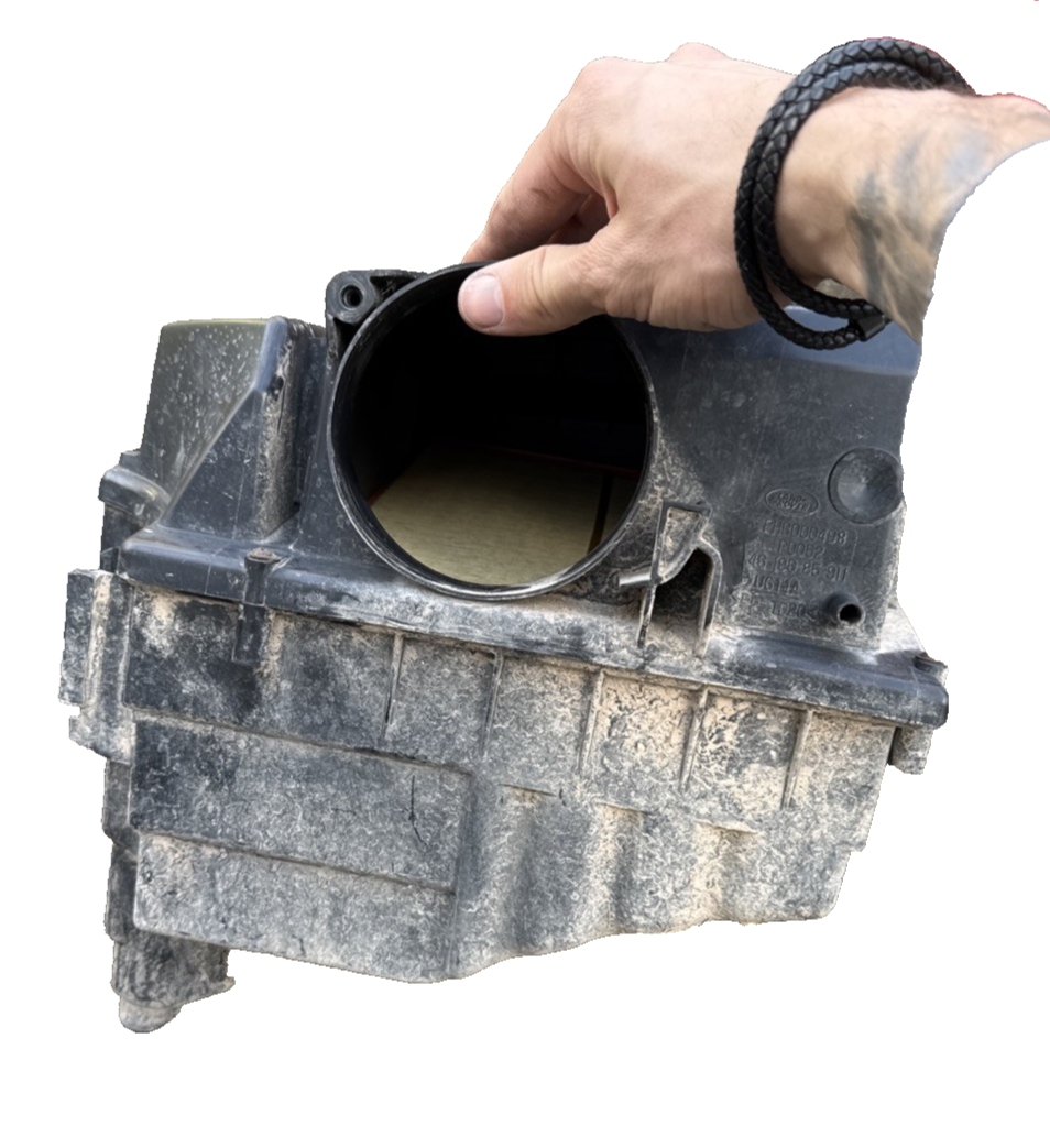 LAND ROVER DISCOVERY 3 AIR BOX AND FILTER 2.7 TDV6 Diesel 2005 - 2009