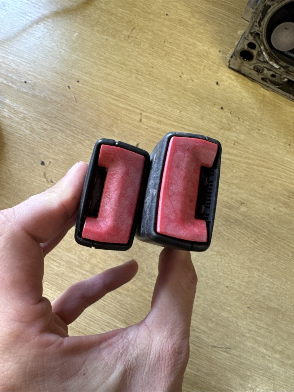VW Golf MK5 / Seat LEON NSR Rear Seat Belt Buckle ANCHOR Sockets Clip 1K0857739D