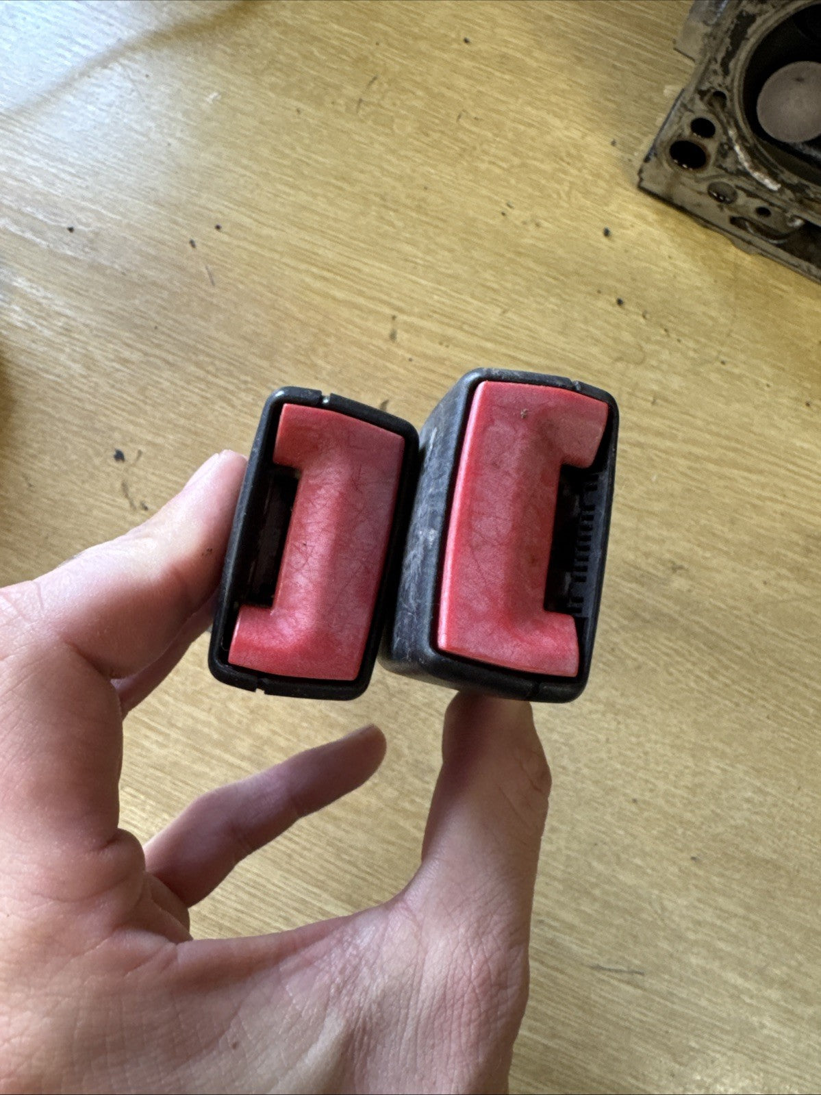 VW Golf MK5 / Seat LEON NSR Rear Seat Belt Buckle ANCHOR Sockets Clip 1K0857739D
