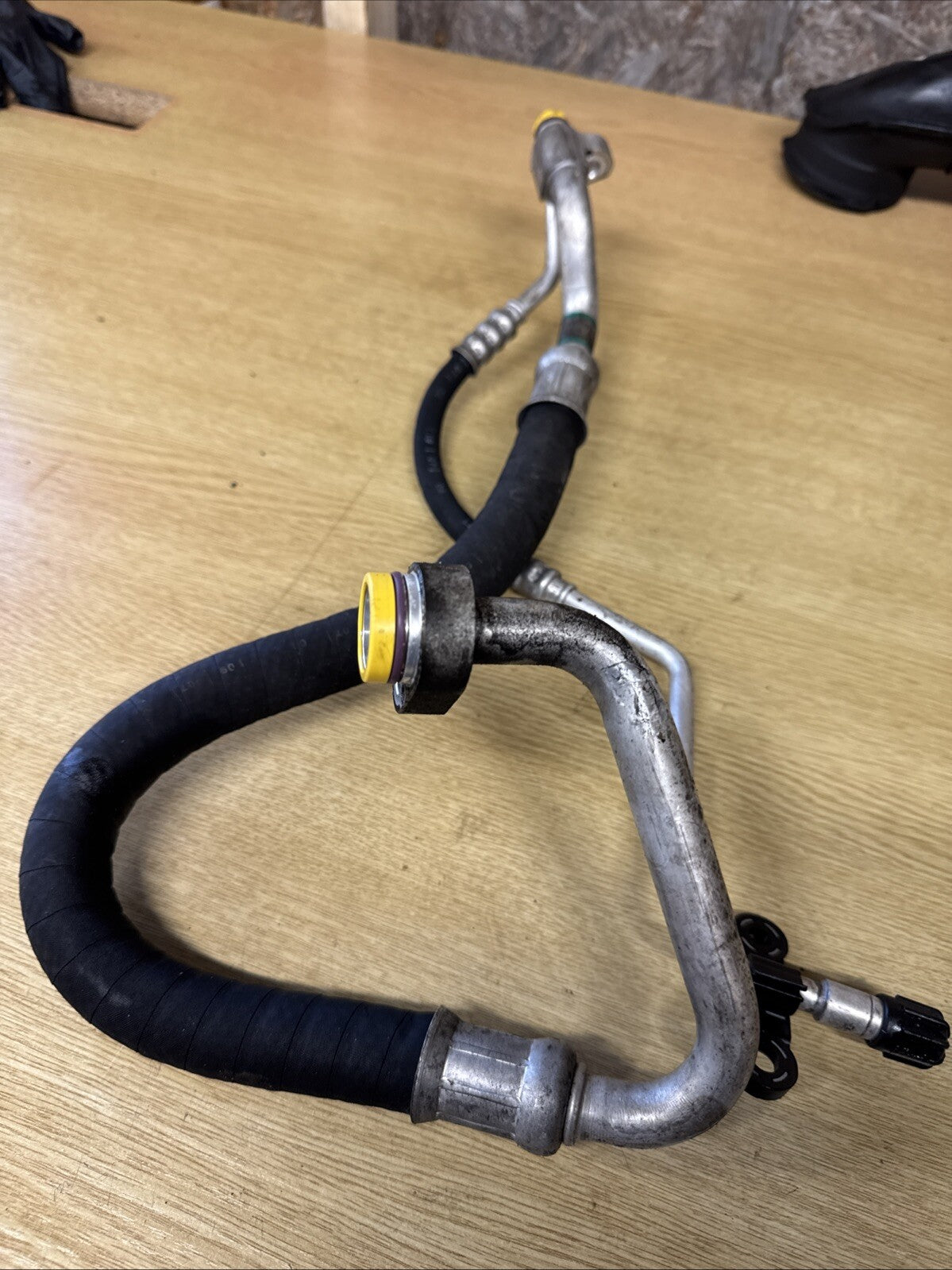 BMW Diesel Air Con Conditioning Pipe Fits N47 1 Series E81 E82 E87 6989309