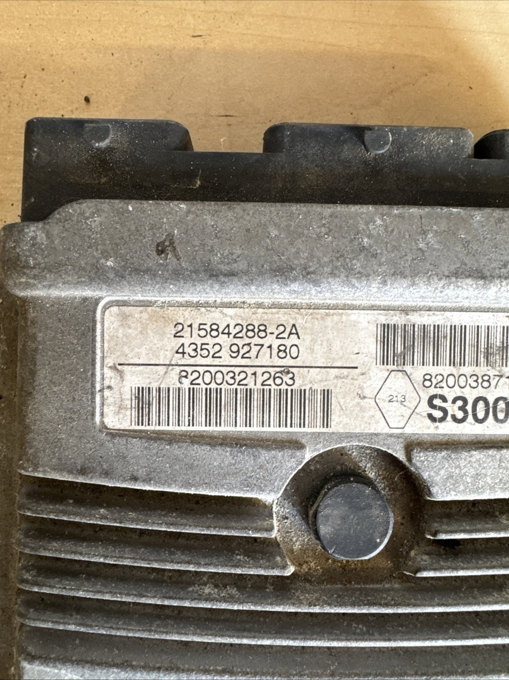 2005 RENAULT MEGANE 1.6 PETROL ENGINE CONTROL UNIT ECU 8200387138