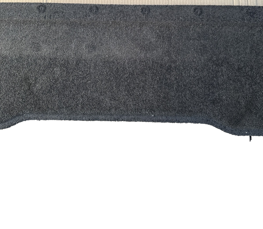 Range Rover L322 3.6 lower tailgate interior trim panel carpet 8264012