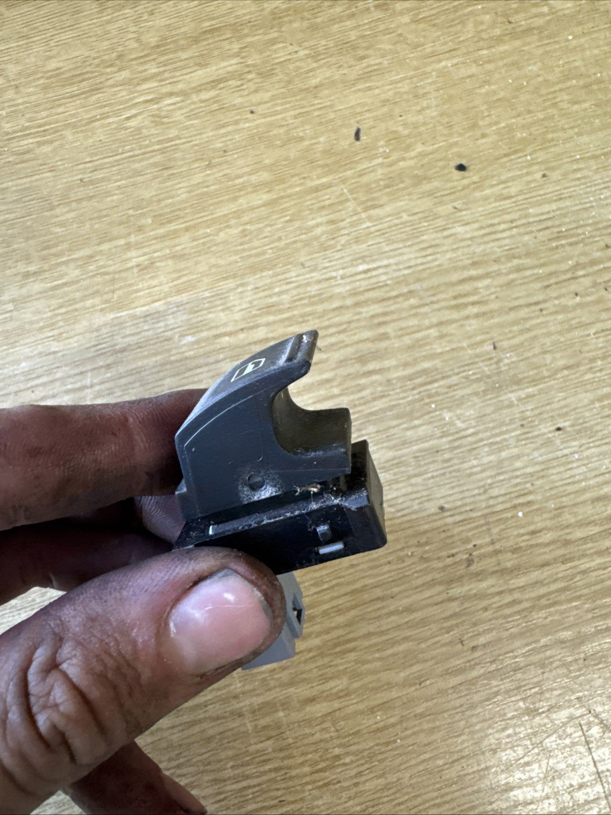 VOLKSWAGEN AMAROK ELECTRIC WINDOW REGULATOR BUTTON SWITCH 2012 7L6959855B