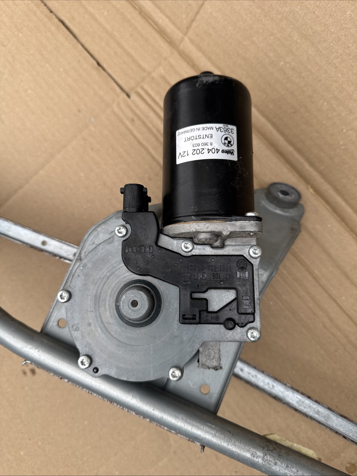 2012 RANGE ROVER VOGUE L322 Front Wiper Linkage Motor 8360603.  XH4217504BB.
