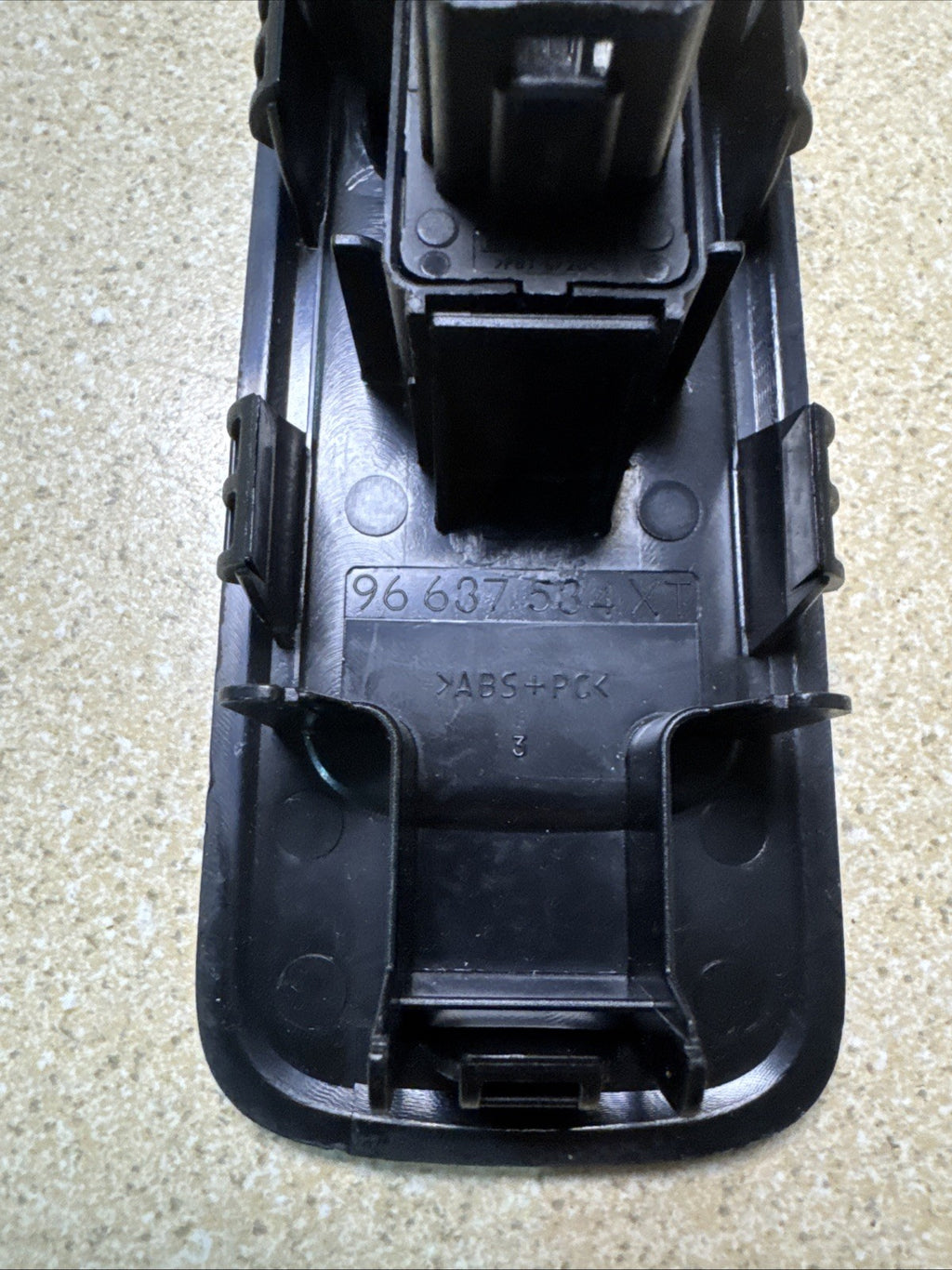 09-13 CITROEN C3 MK2 96637534XT NEARSIDE LEFT PASSENGER FRONT WINDOW SWITCH