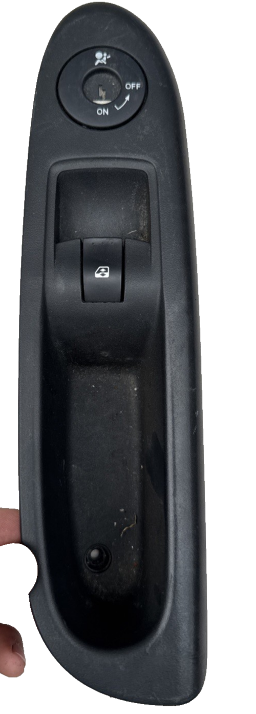 2007 RENAULT CLIO FRONT PASSENGER SIDE WINDOW SWITCH 8200084013