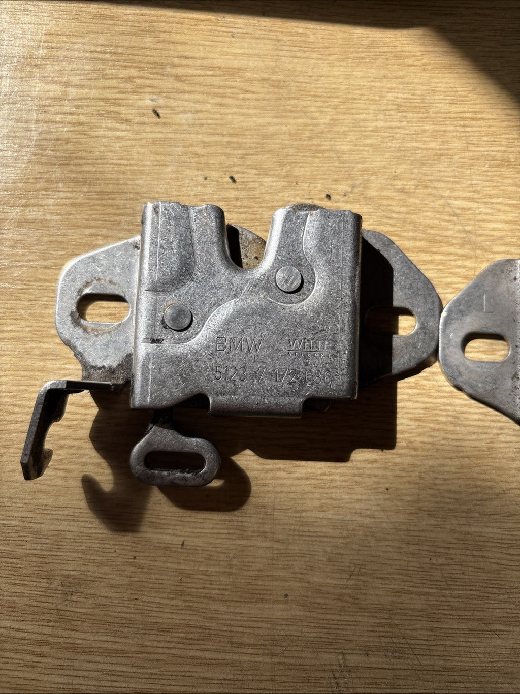 2007 BMW E85 E86 Z4 2.5i 2 X BONNET LATCH LOCK SET PAIR 7172085 OEM GENUINE