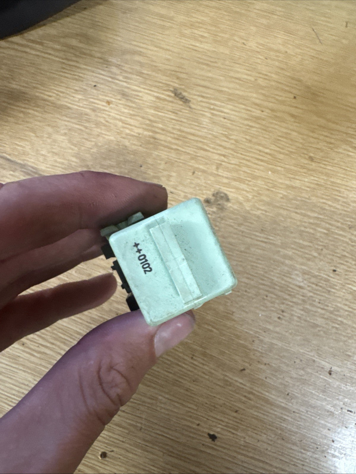 Genuine Used BMW & MINI White Green Make Contact Relay R50 R56 E90 F30 8373700