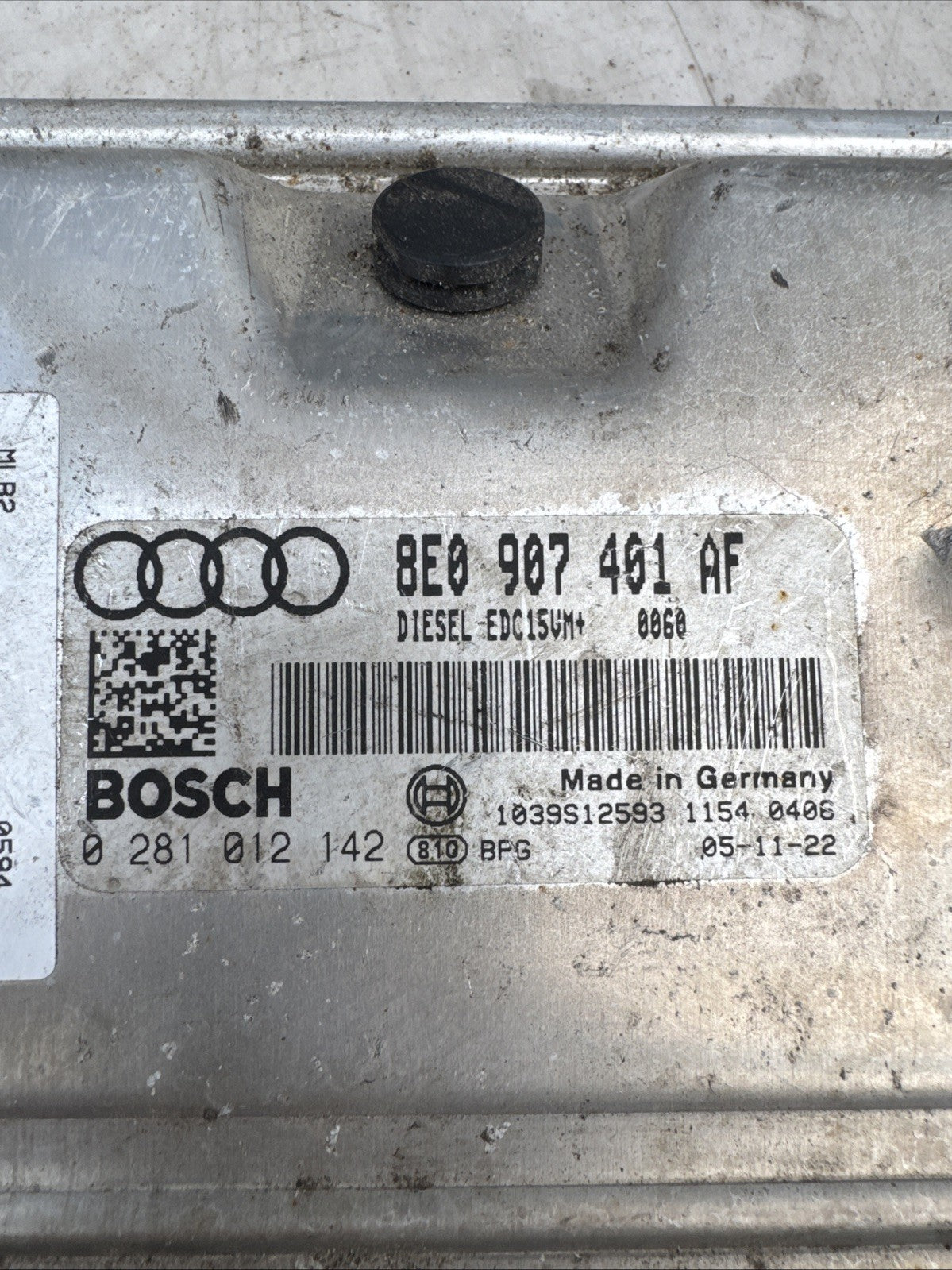 GENUINE Audi A4  2005 2.5 Diesel Engine control unit module ECU 8E0907401AF