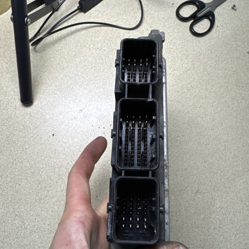 PEUGEOT 207 2007 1.6L DIESEL ENGINE CONTROL UNIT  ECU 0281013868 9653958980