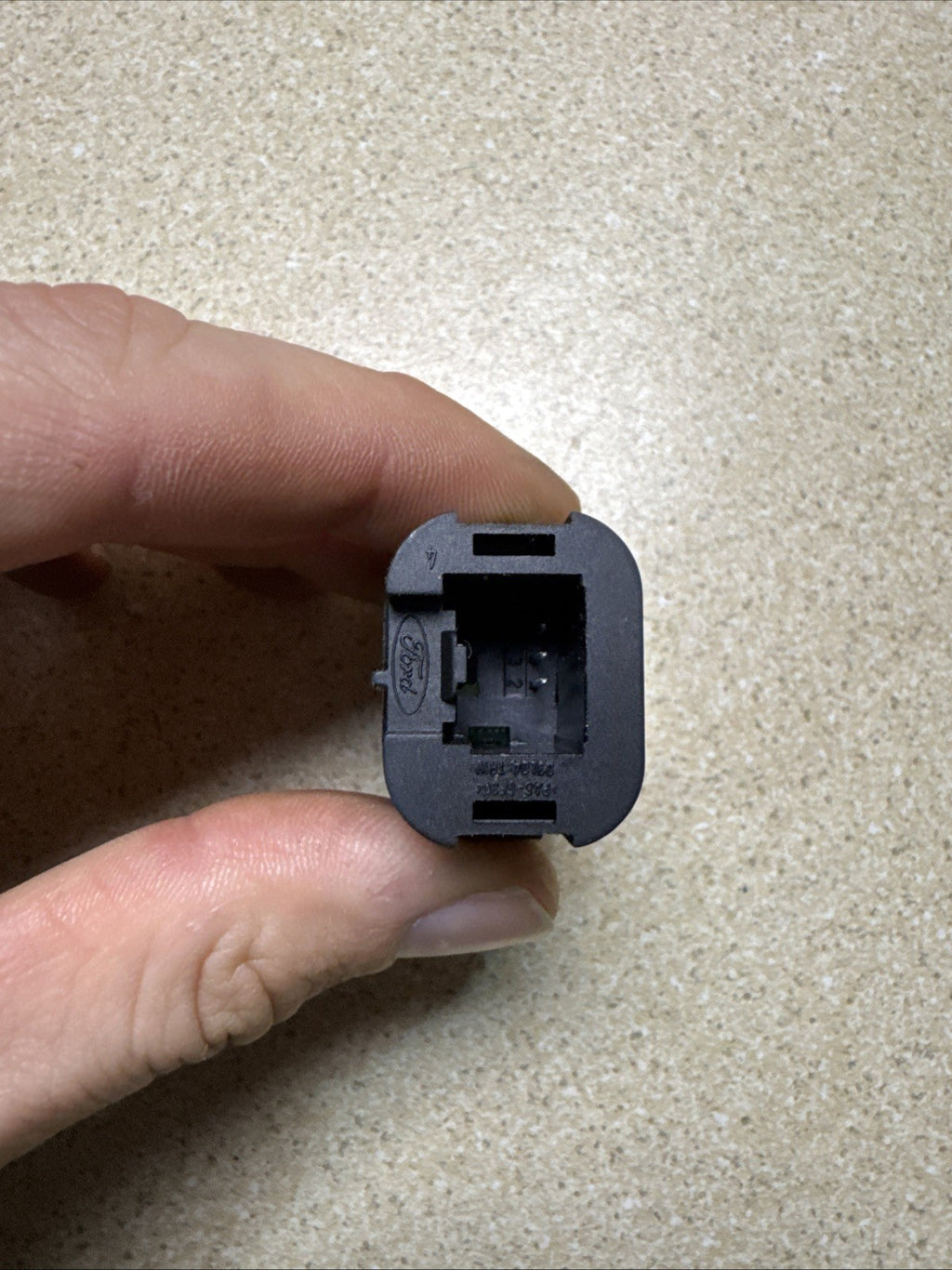 FORD FOCUS Mk2 2005-2011 Hazard Switch 8M5T13A350AB