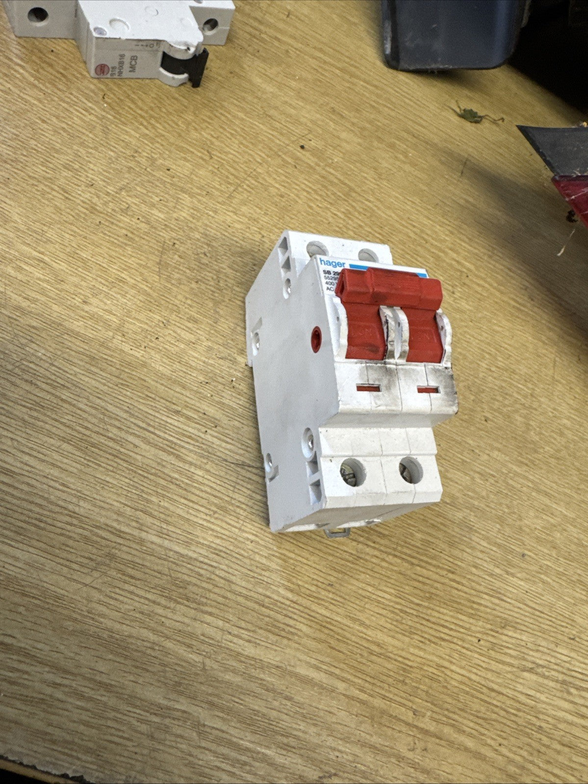 HAGER SB 299U 552957 2 100A AC22A SB299U DP IEC 947-3 MAIN SWITCH ISOLATOR