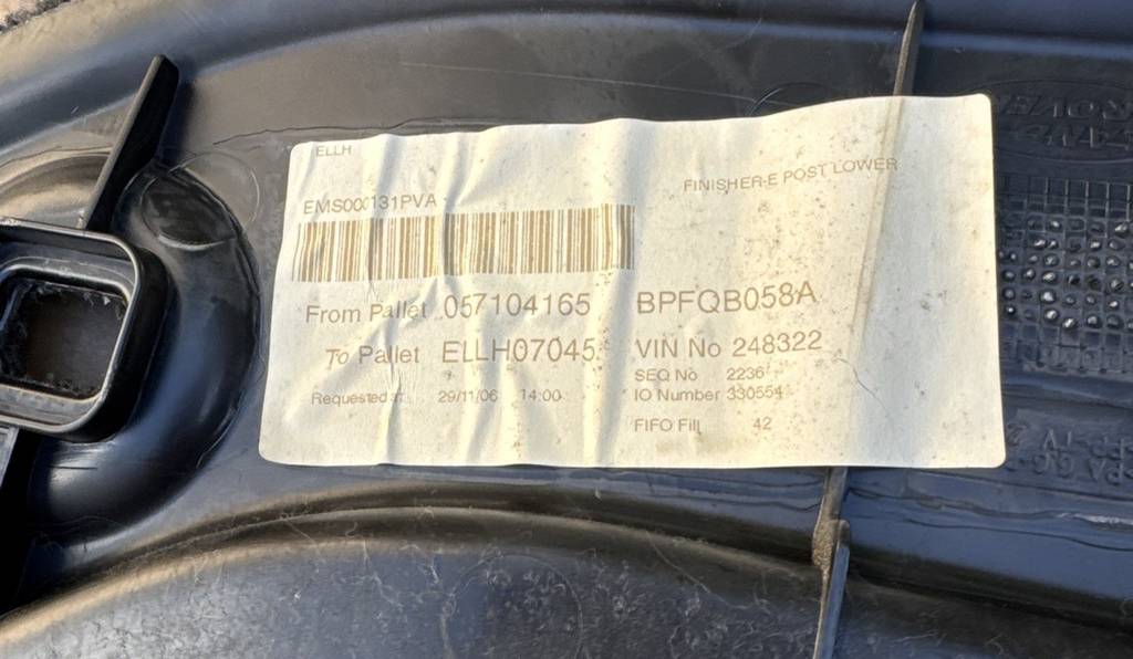 Range Rover L322 3.6 left rear rear trunk boot interior side panel trim 8263719
