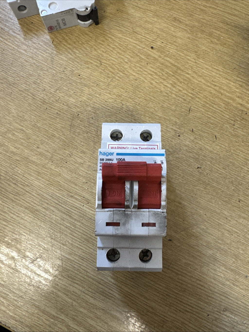 HAGER SB 299U 552957 2 100A AC22A SB299U DP IEC 947-3 MAIN SWITCH ISOLATOR