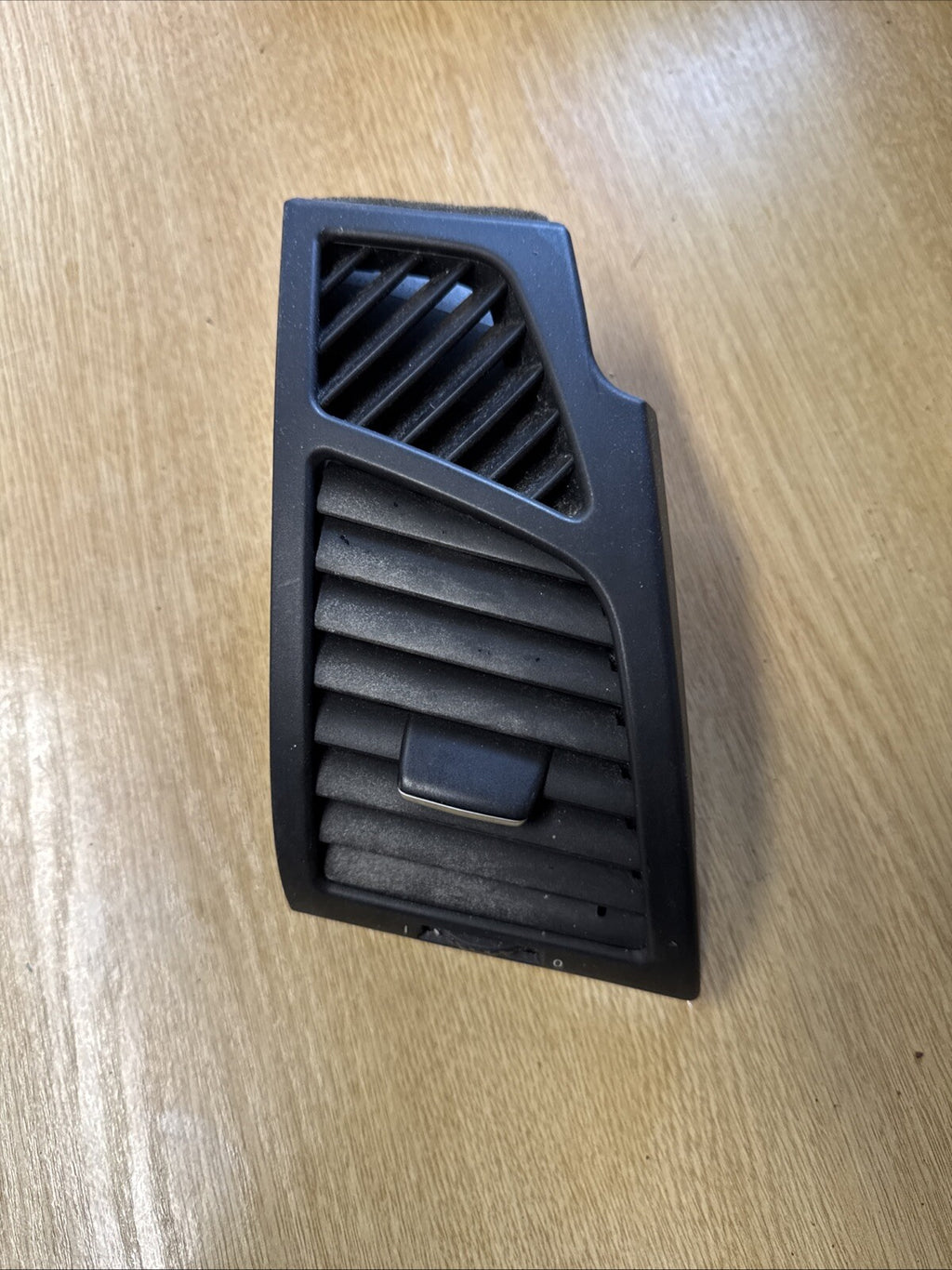 BMW E81 E82 E87 E87N LCI E88 Fresh Air Grille Vent Right O/S 7059188