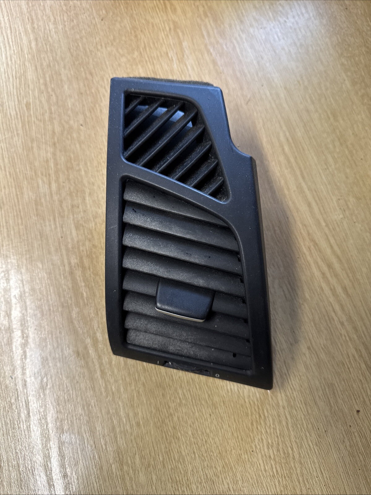BMW E81 E82 E87 E87N LCI E88 Fresh Air Grille Vent Right O/S 7059188