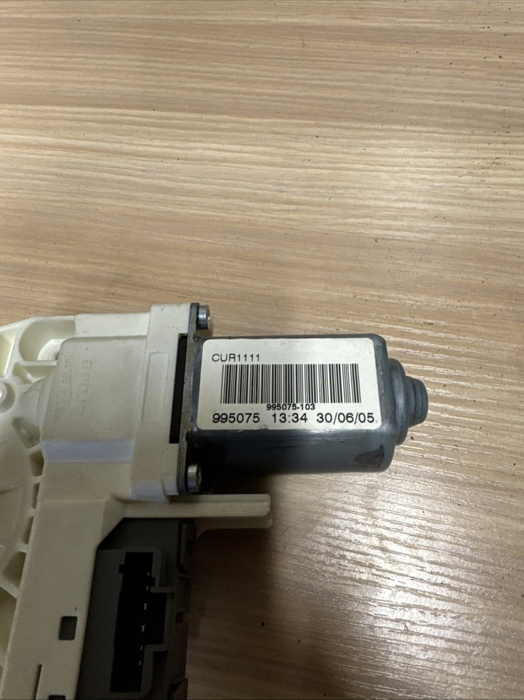LAND ROVER DISCOVERY 3 O/S FRONT RIGHT WINDOW MOTOR 995075 CUR000140 A129