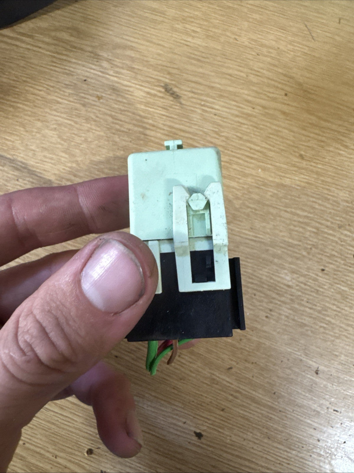 Genuine Used BMW & MINI White Green Make Contact Relay R50 R56 E90 F30 8373700