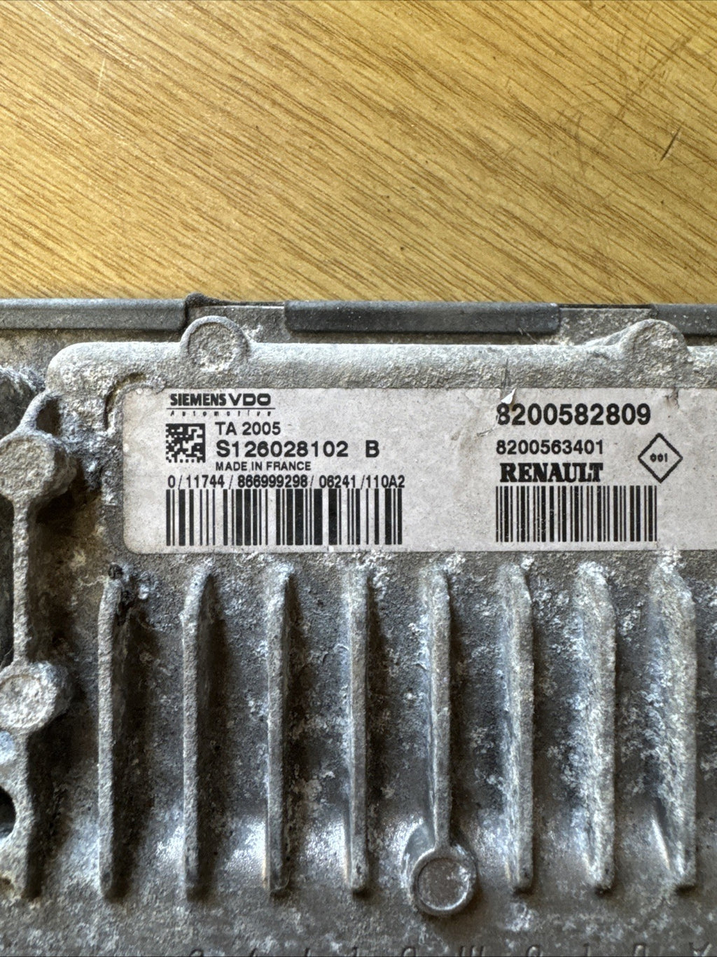 2007 RENAULT CLIO AUTOMATIC GEAR BOX CONTROL MODULE 8200582809