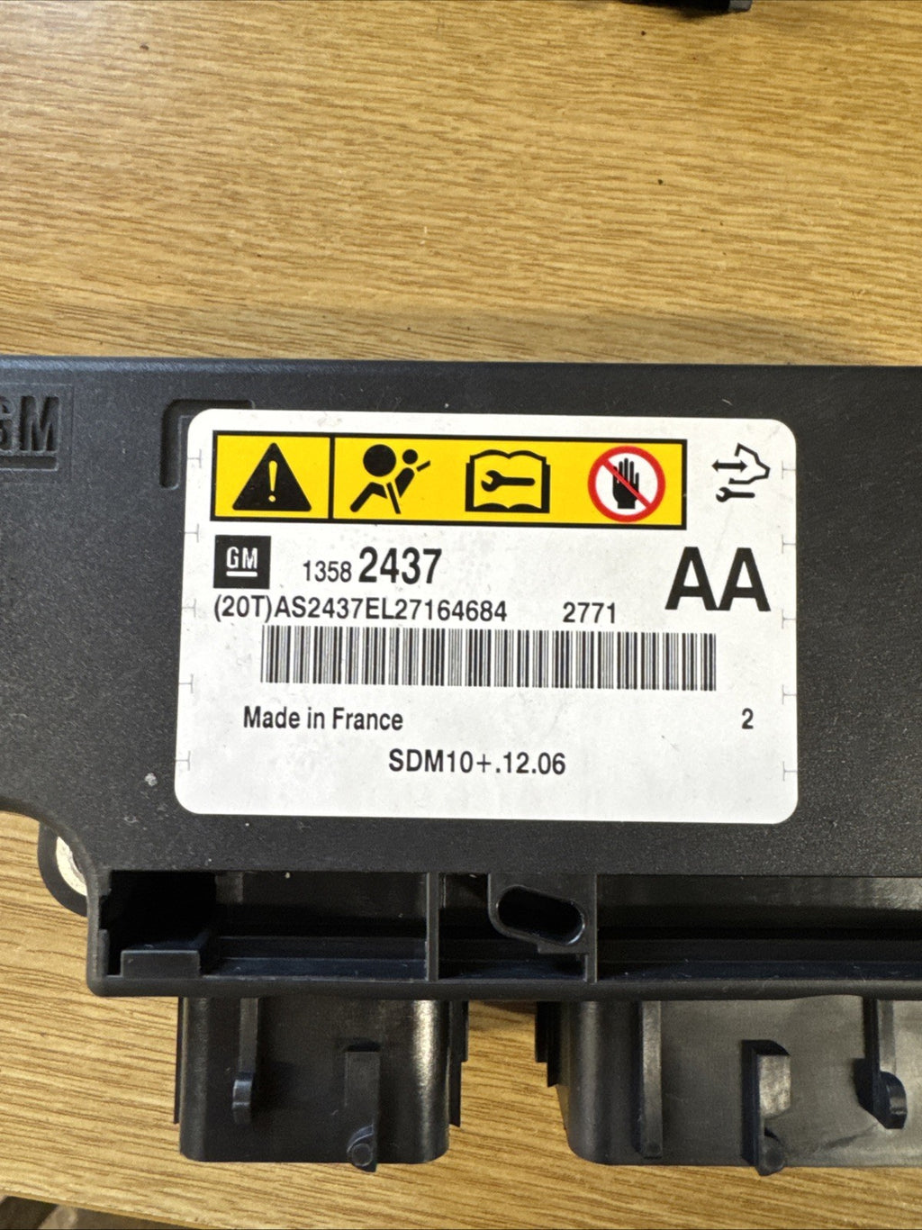 VAUXHALL ASTRA J MK6 GENUINE AIR BAG SRS MODULE UNIT 13582437