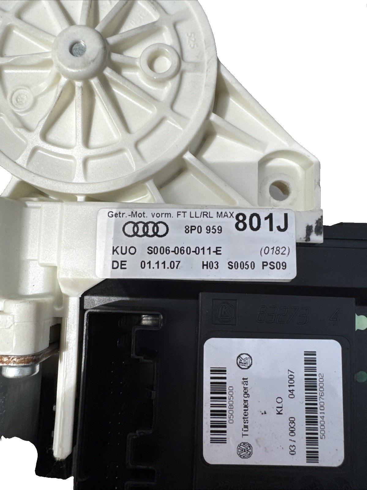 GENUINE AUDI A3 S3 RS3 8P HIGHLINE Front  WINDOW MOTOR 8P0959801J. A85