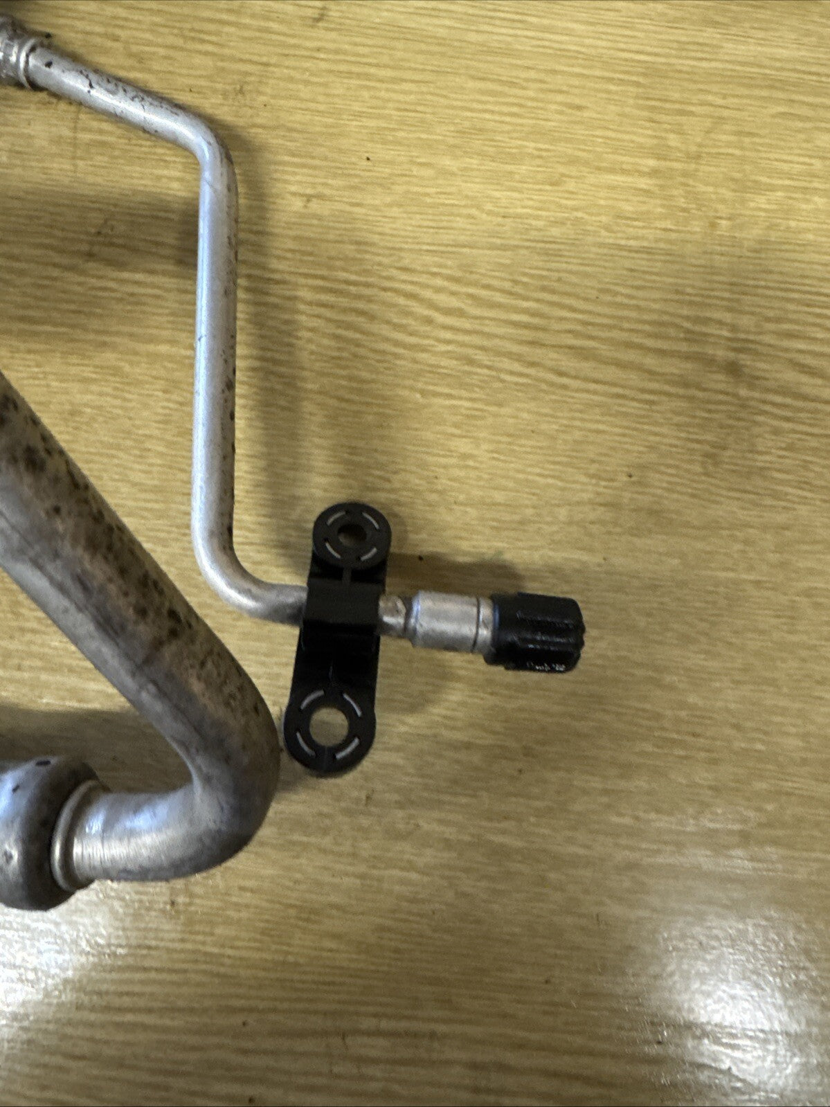 BMW Diesel Air Con Conditioning Pipe Fits N47 1 Series E81 E82 E87 6989309