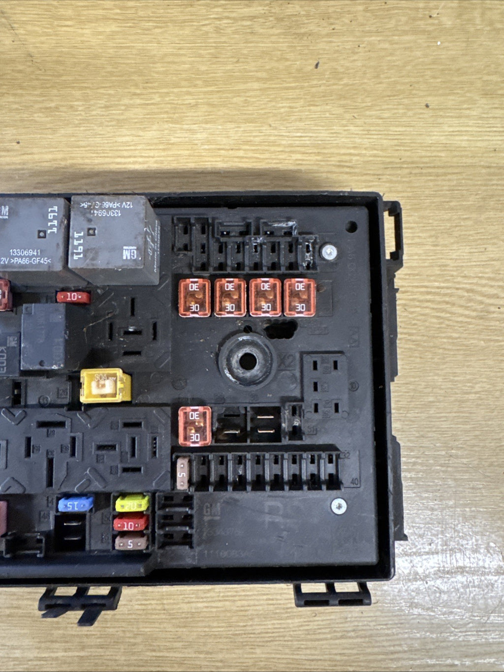 VAUXHALL ASTRA J 09-15 MK6 FUSE REPAY BOX 13343762 RS