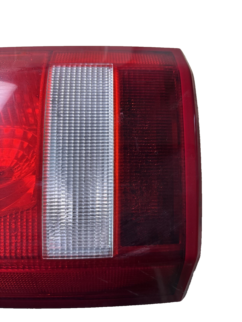Discovery 3 Passenger/Nearside Rear Light Cracked