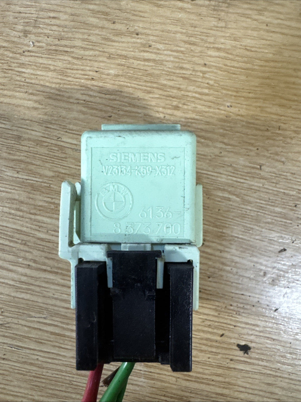Genuine Used BMW & MINI White Green Make Contact Relay R50 R56 E90 F30 8373700