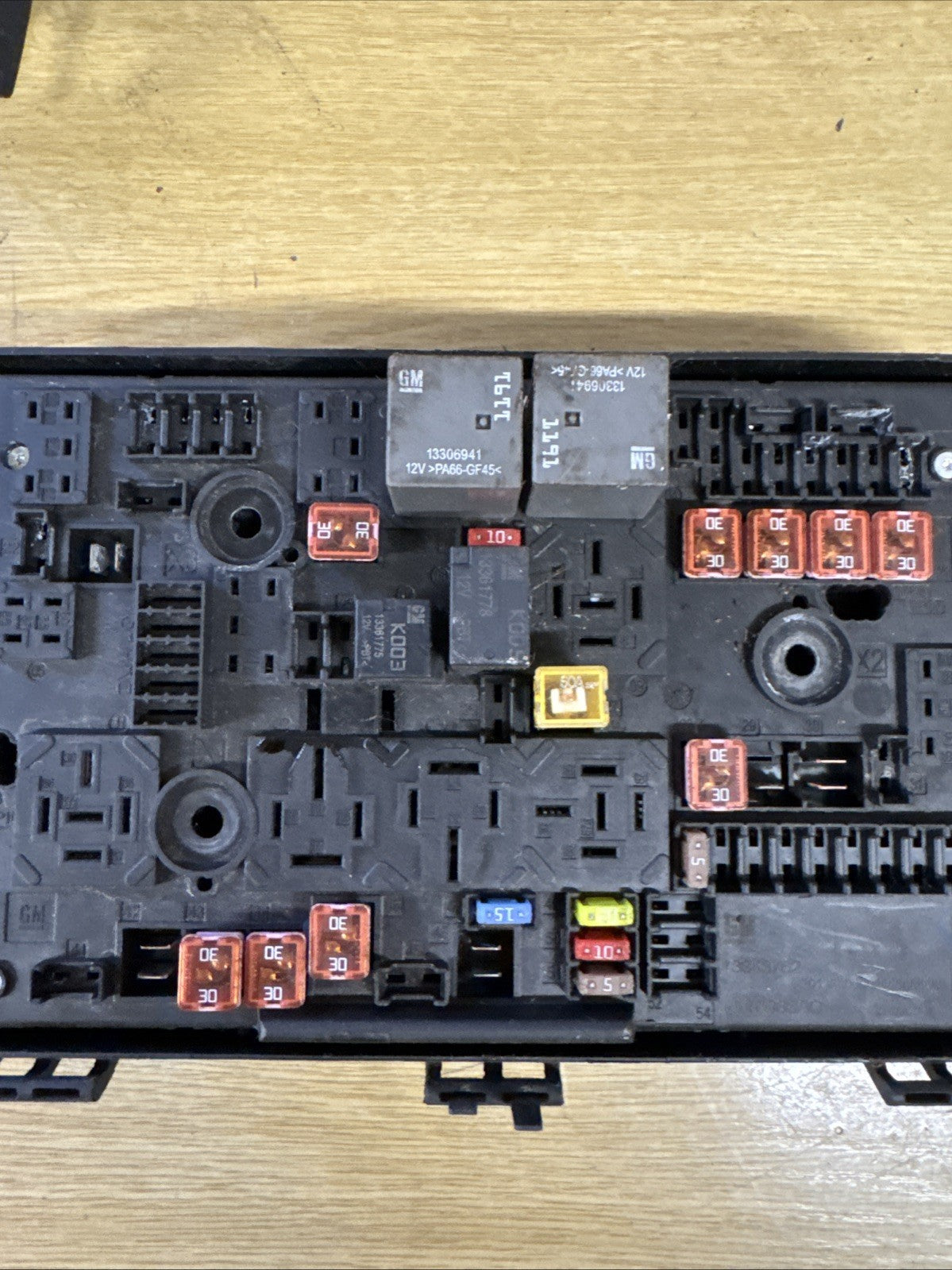 VAUXHALL ASTRA J 09-15 MK6 FUSE REPAY BOX 13343762 RS
