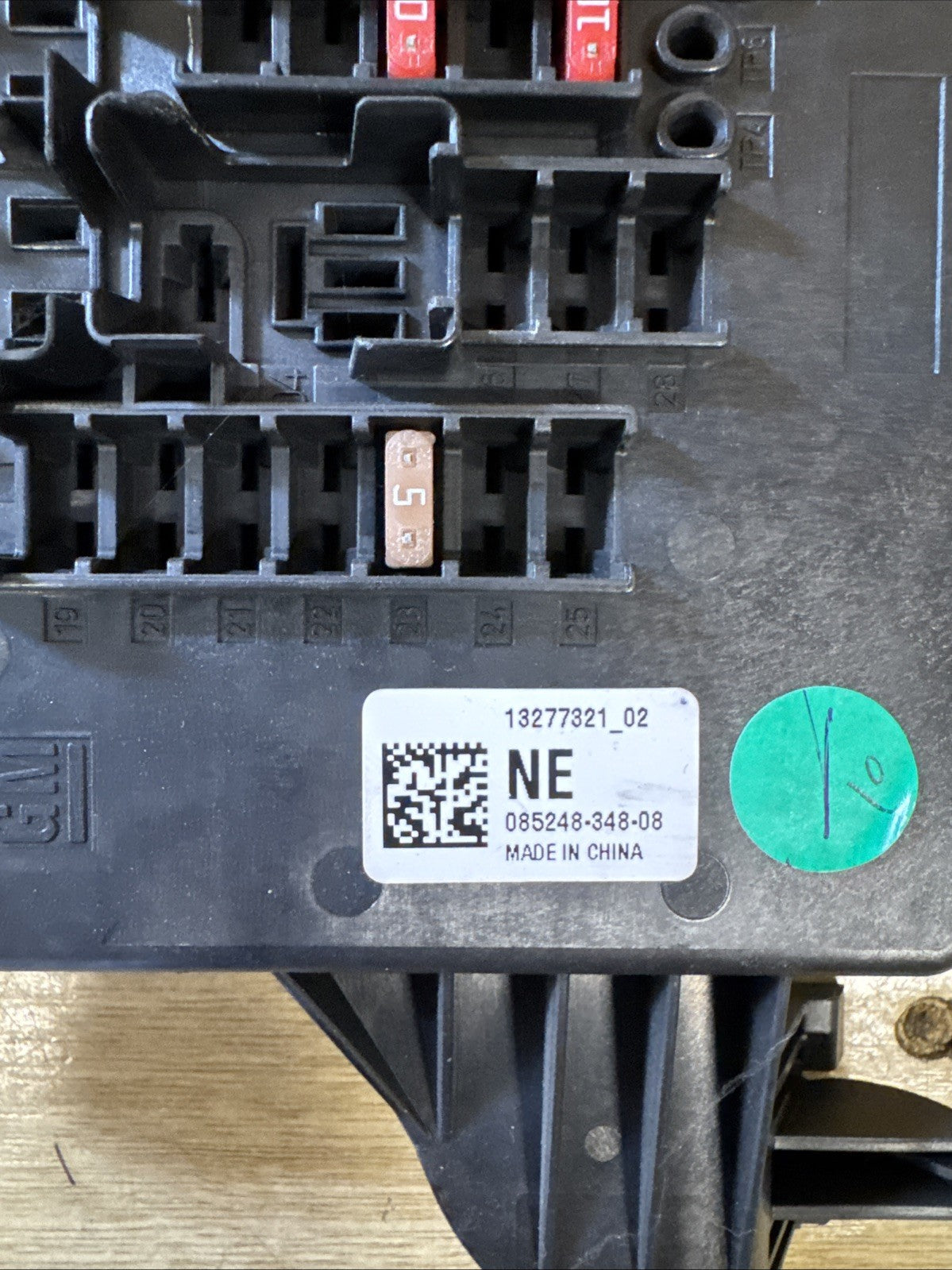 VAUXHALL INSIGNIA 2008-2013 HATCHBACK 2.0CDTI REAR FUSE BOX 13277321