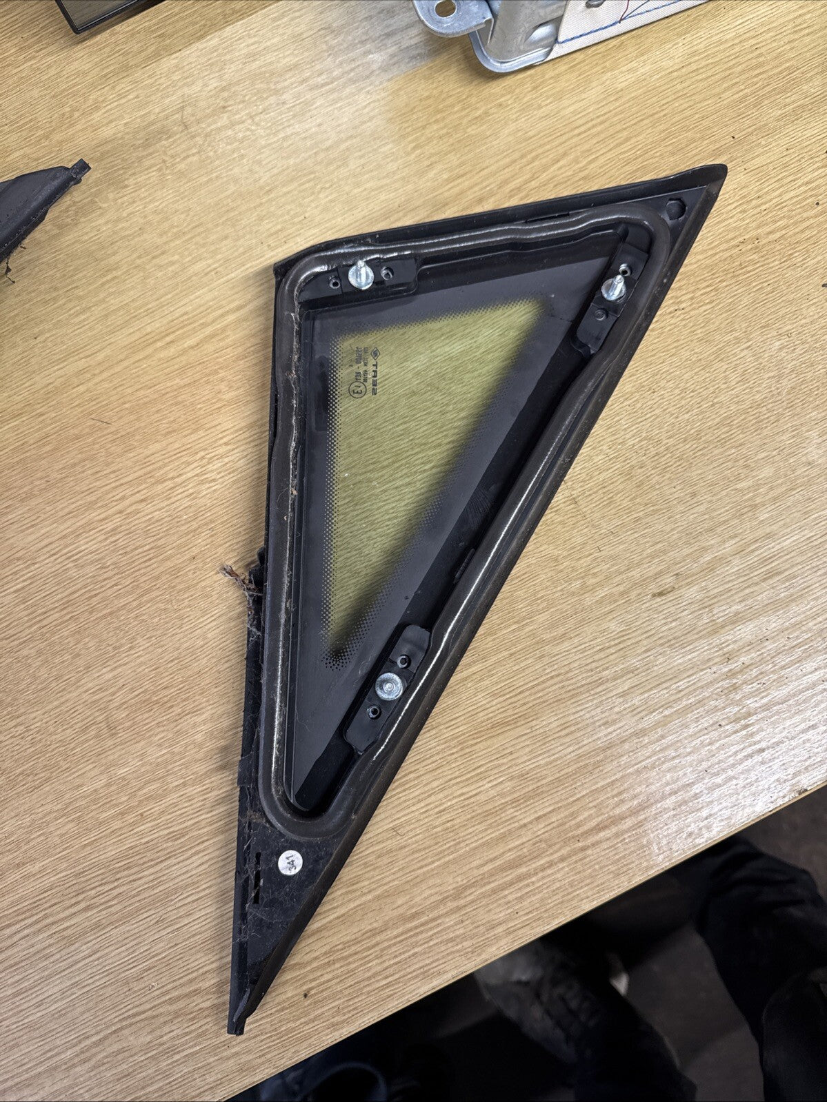 SEAT IBIZA 6J (2010) LEFT REAR QUARTER WINDOW GLASS 43R-001564 43R-001564